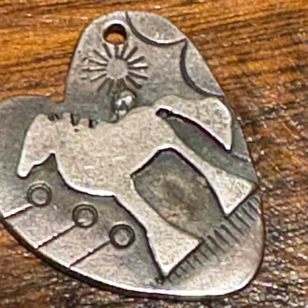 Jes Maharry vintage Raised Horse Pendant - Picture 2 of 5